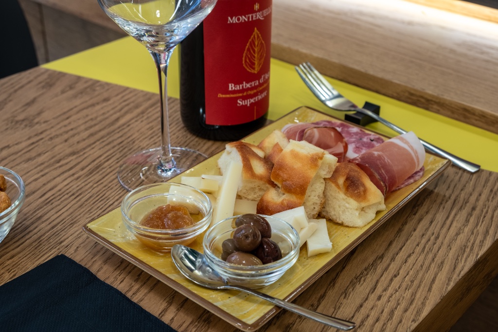 APERIWINE