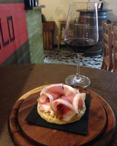 Locale aperitivo la taverna di lambrate su EasyApe