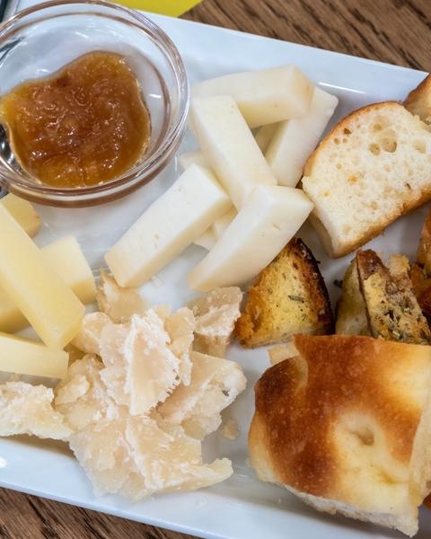 Locale aperitivo WINELOVERS SRL su EasyApe